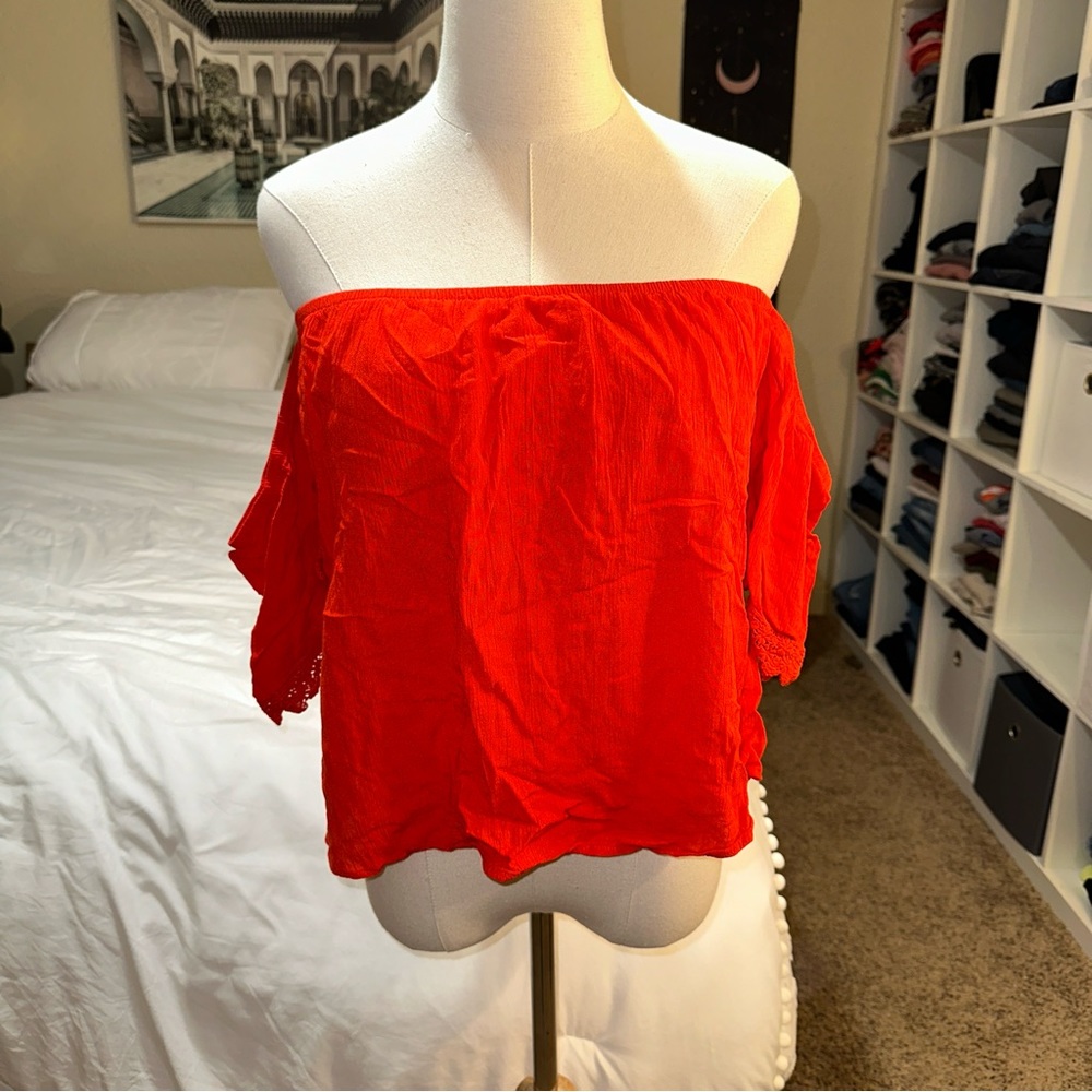LUQ | Red Off Shoulder Lace Trim Open Back Blouse Medium